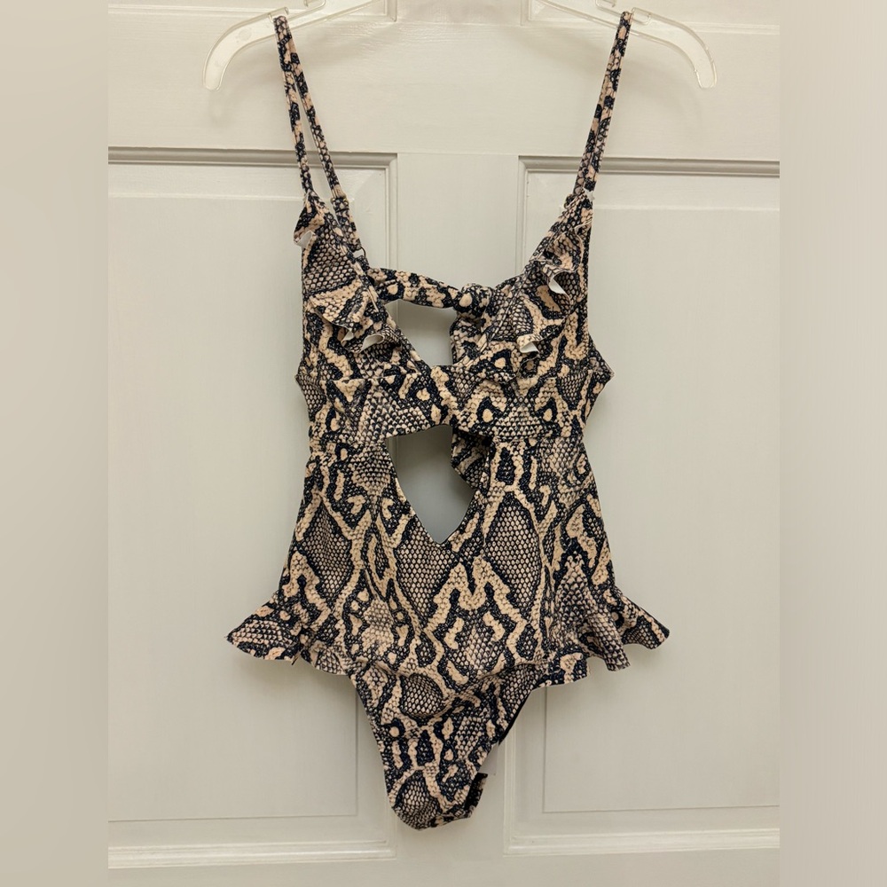 NWT Kai Lani Ruffle One Piece Size Small